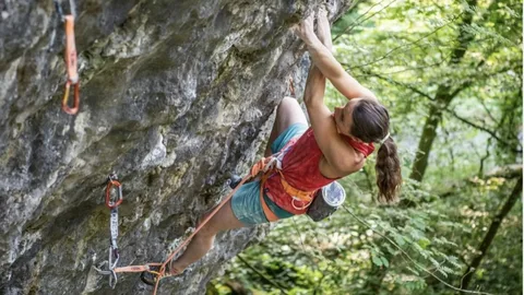 Rotsklimmen in de Belgische Ardennen dichtbij huis